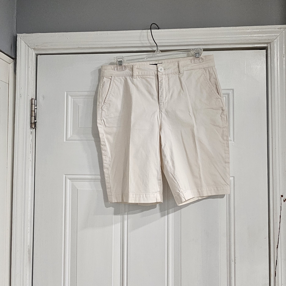 NYDJ Women's Light Cream Flat-Front Shorts